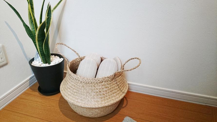 IKEAのフローディスにスリッパを収納したイメージ