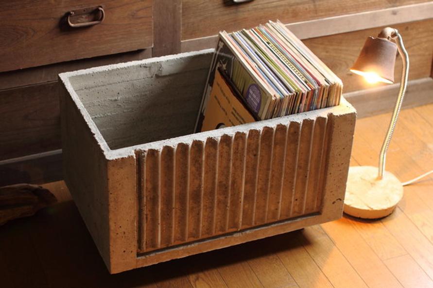 コンクリートでできた収納ボックス