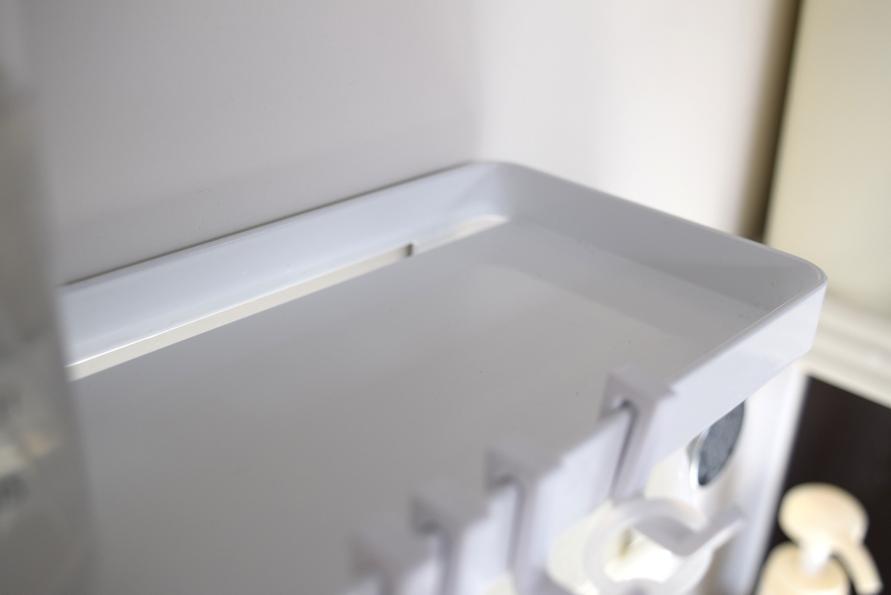 山崎実業のタオル掛け上ラック タワーの排水のイメージ