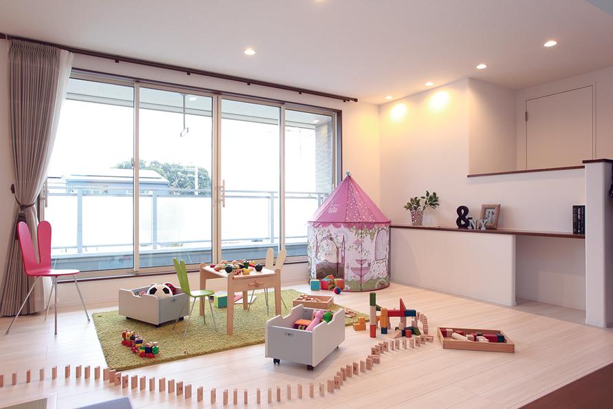 家庭内事故の約70％！転倒・転落から子どもを守るには