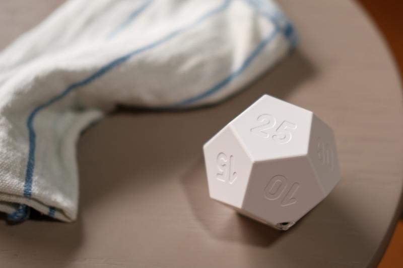 mooas「十二角型タイムボール」税込3080円