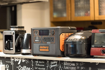 節電に役立つ？ ポータブル電源＆ソーラーパネルで家電をフル活用してみた